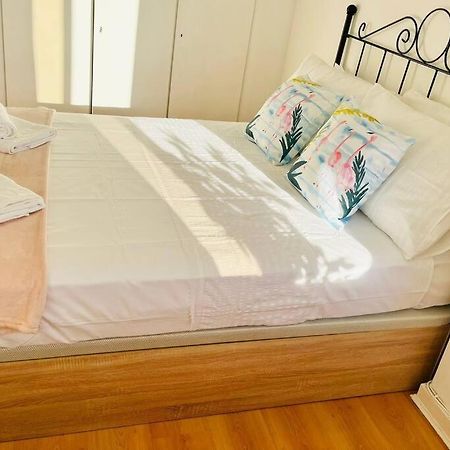 The Rock Retreat - Gibraltar Apartment ภายนอก รูปภาพ