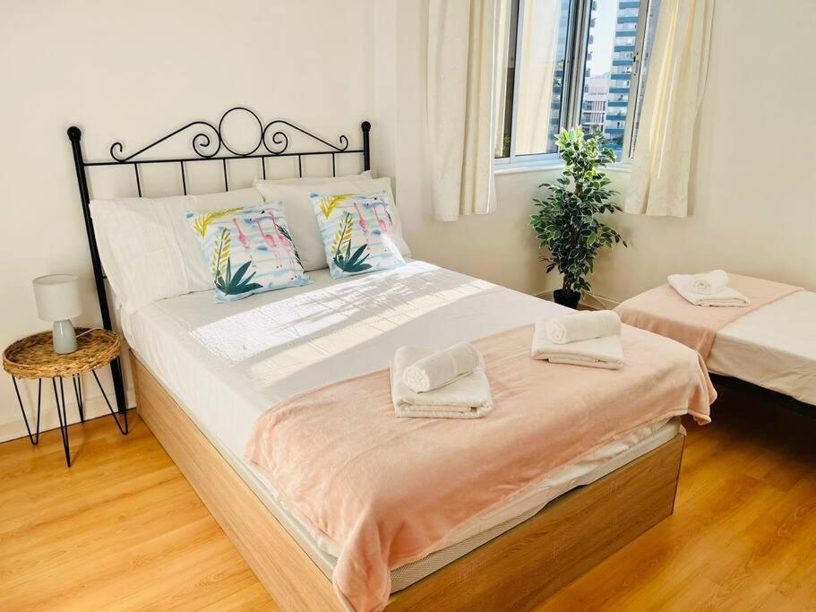 The Rock Retreat - Gibraltar Apartment ภายนอก รูปภาพ