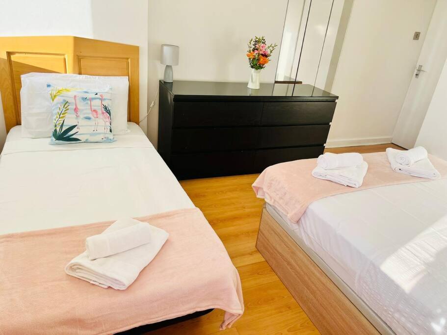 The Rock Retreat - Gibraltar Apartment ภายนอก รูปภาพ