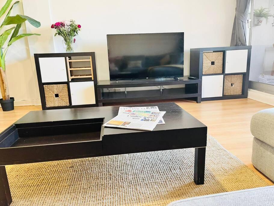 The Rock Retreat - Gibraltar Apartment ภายนอก รูปภาพ