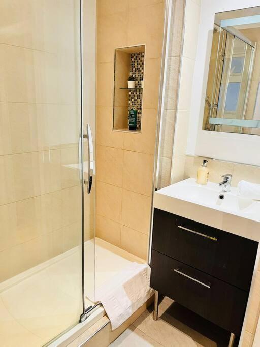 The Rock Retreat - Gibraltar Apartment ภายนอก รูปภาพ