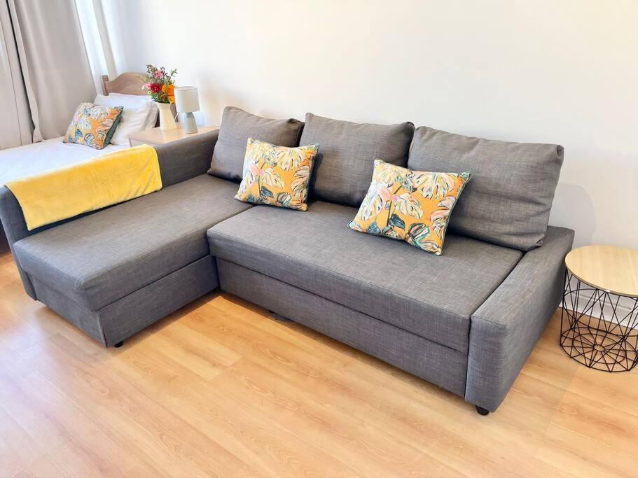 The Rock Retreat - Gibraltar Apartment ภายนอก รูปภาพ