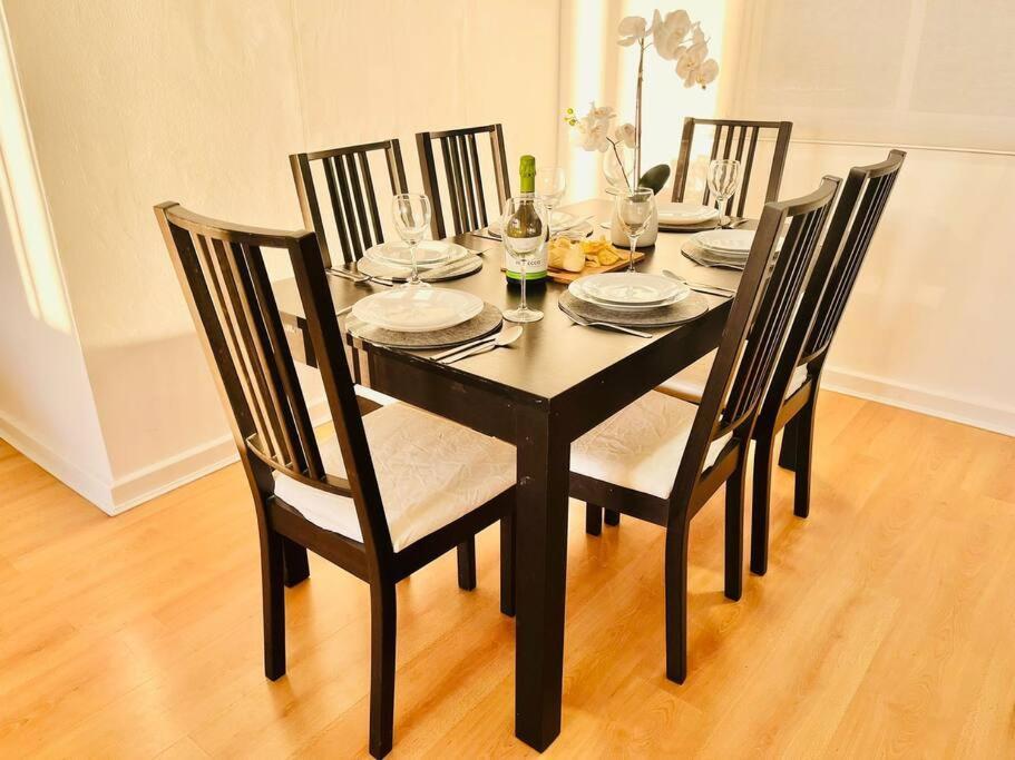 The Rock Retreat - Gibraltar Apartment ภายนอก รูปภาพ
