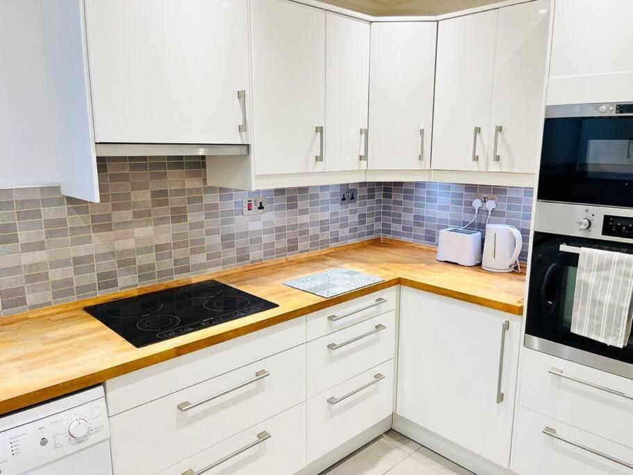 The Rock Retreat - Gibraltar Apartment ภายนอก รูปภาพ