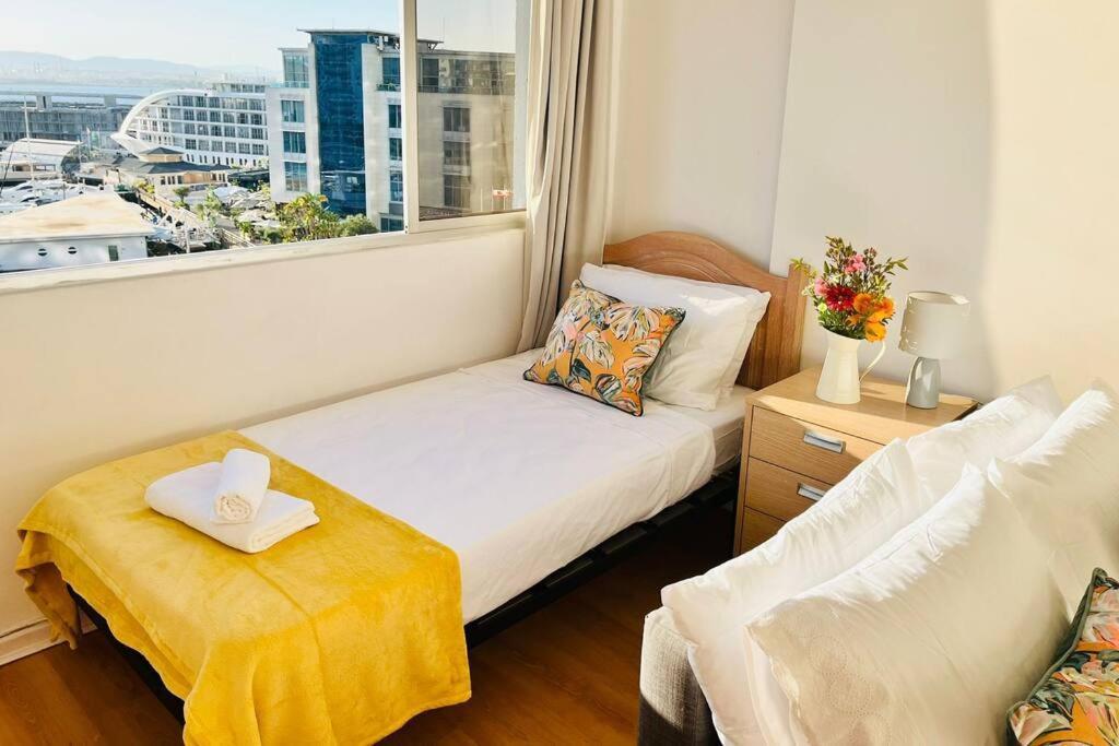 The Rock Retreat - Gibraltar Apartment ภายนอก รูปภาพ